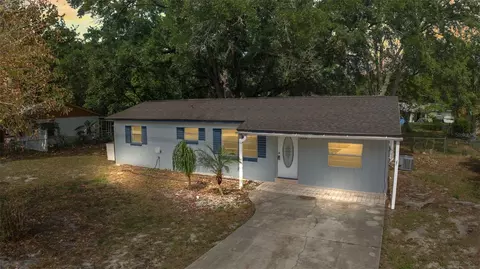 1330 Oak Dr, Mount Dora, FL 32757