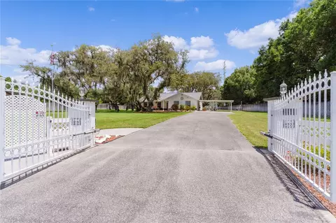 31919 Hedgerow Dr, Wesley Chapel, FL 33543