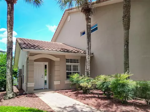 5304 Bowline Ct, Oxford, FL 34484