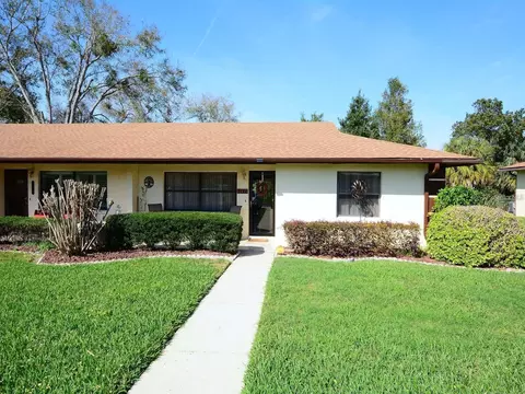 12435 Orangewood Cir, Tavares, FL 32778