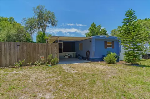 1158 Cr 482n, Lake Panasoffkee, FL 33538