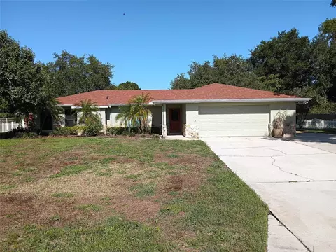 2420 Briarwood Ln, Eustis, FL 32726