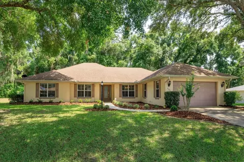 847 Berryhill Cir, Fruitland Park, FL 34731