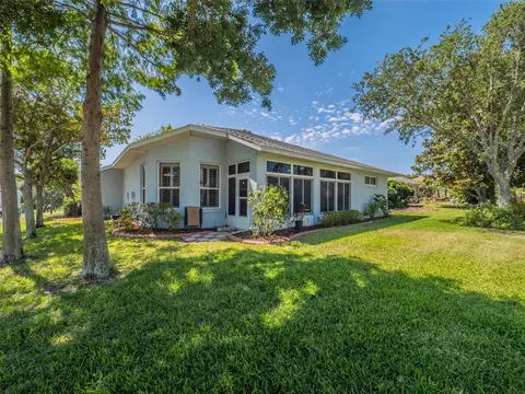 26953 Honeymoon Ave, Leesburg, FL 34748