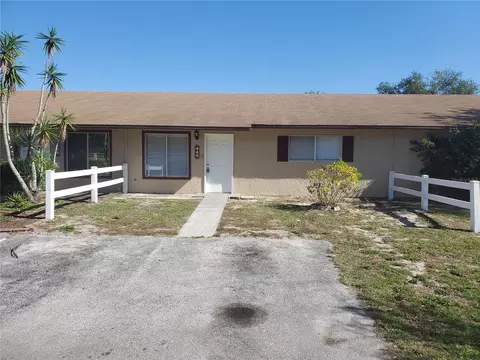 449 W Rosewood Ln, Tavares, FL 32778