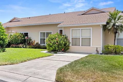 1719 Tropical Ct, Tavares, FL 32778