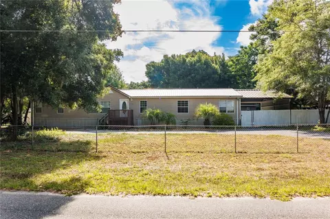415 Alma St, Lady Lake, FL 32159