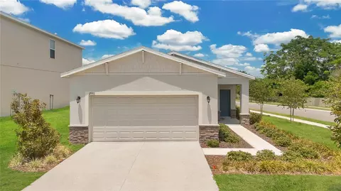 2550 Shamrock St, Tavares, FL 32778