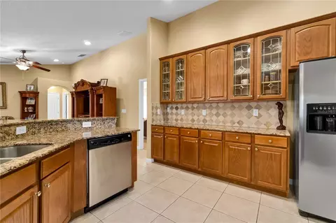 Kitchen - 13144 Coldwater Loop, Clermont, FL 34711 photo 7 of 9
