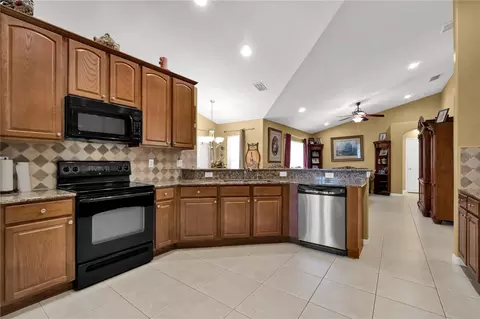 Kitchen - 13144 Coldwater Loop, Clermont, FL 34711 photo 1 of 9
