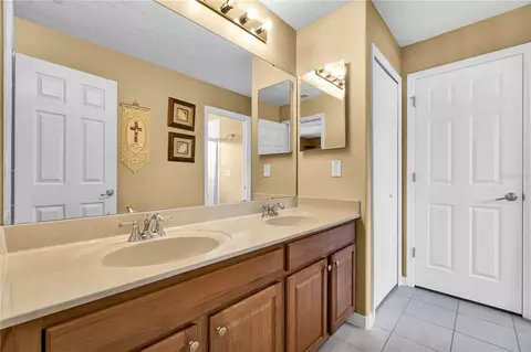 Bath - 13144 Coldwater Loop, Clermont, FL 34711 photo 4 of 7