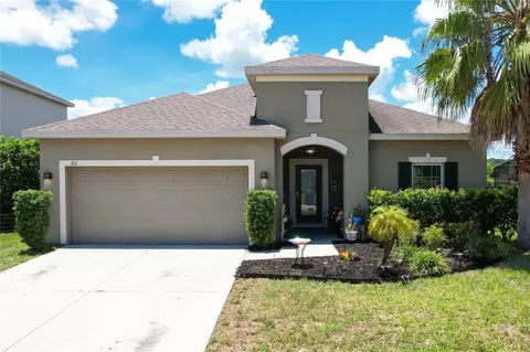 316 Blue Cypress Dr, Groveland, FL 34736