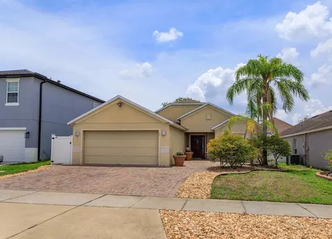 142 Prairie Falcon Dr, Groveland, FL 34736