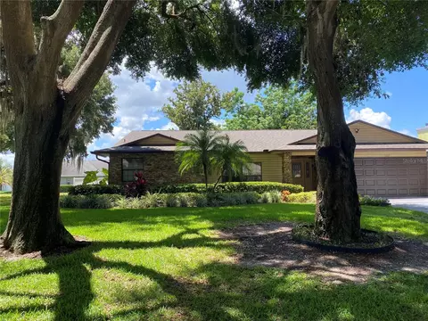 107 Shorewood Ct, Tavares, FL 32778