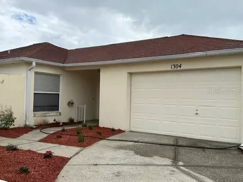 1304 Loma Ln, The Villages, FL 32159