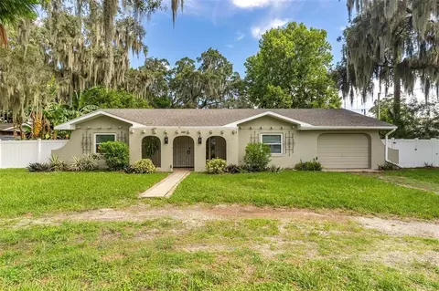 2720 Grand Island Shores Rd, Eustis, FL 32726