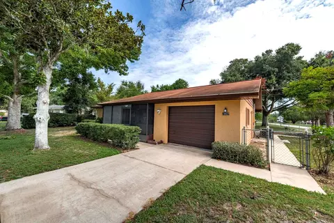 14427 Lake Junietta Dr, Tavares, FL 32778