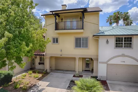 1104 Avenida De Las Casas, Lady Lake, FL 32159