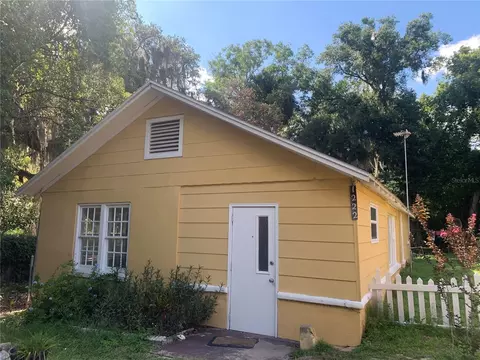 1222 Bonaire Dr, Leesburg, FL 34748