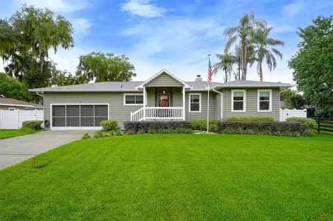 6 S Canal Dr, Yalaha, FL 34797