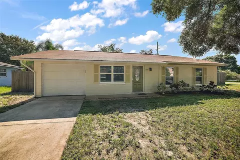 1391 Cedar Ave, Tavares, FL 32778