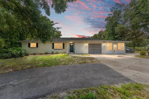2439 Griffin Ave, Lady Lake, FL 32159