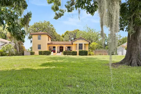 1495 Lakeshore Dr, Mount Dora, FL 32757