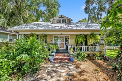 649 E 11th Ave, Mount Dora, FL 32757
