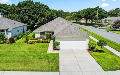 517 Baytree Blvd, Tavares, FL 32778