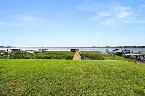605 Sinclair Cir, Tavares, FL 32778