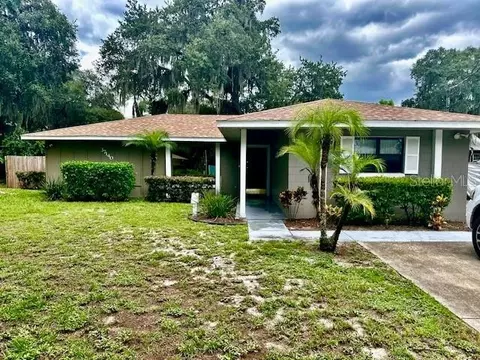 37140 Oak Ln, Umatilla, FL 32784