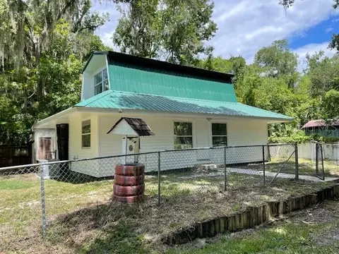 2584 Cr 401a, Lake Panasoffkee, FL 33538
