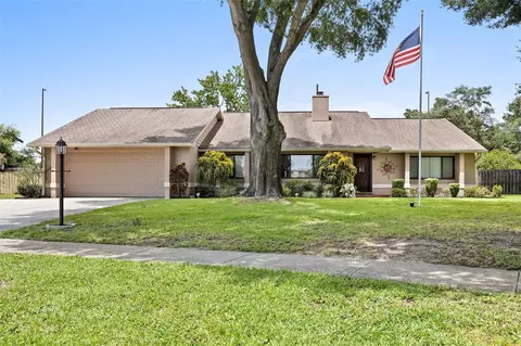 3081 Stratford Ln, Mount Dora, FL 32757