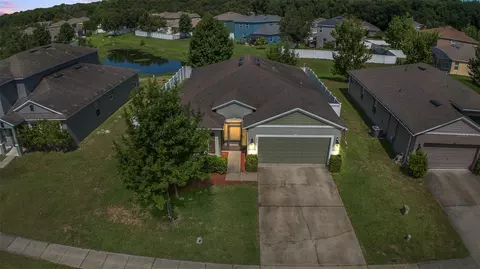 4870 Grassy Knoll Dr, Tavares, FL 32778