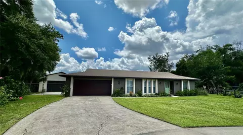 70 Oak Ct, Eustis, FL 32726