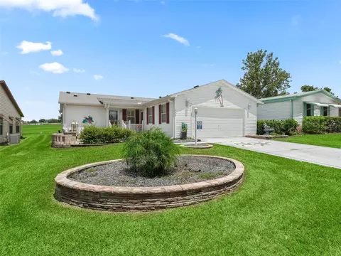 705 Heathrow Ave, Lady Lake, FL 32159