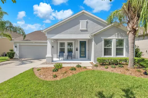 225 Blue Cypress Dr, Groveland, FL 34736
