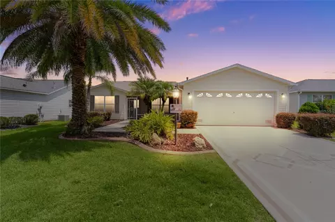 1387 Walterboro Ln, The Villages, FL 32162
