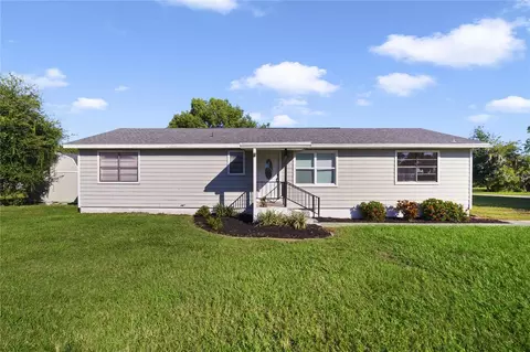 451 Edgewater Ave, Umatilla, FL 32784