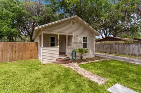 2304 Edgewater Ave, Leesburg, FL 34748