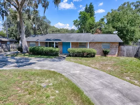 1004 N Shore Dr, Leesburg, FL 34748