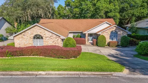 550 Chautauqua Dr, Mount Dora, FL 32757