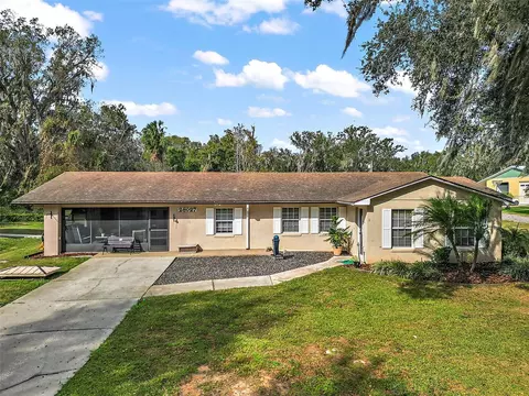 28027 Leuty Rd, Okahumpka, FL 34762
