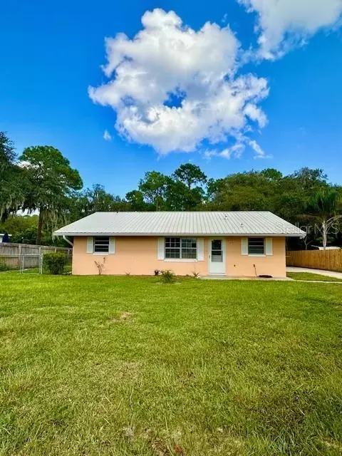 37312 Oak Ln, Umatilla, FL 32784