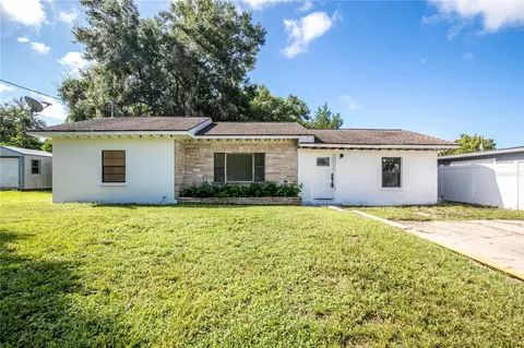 812 Shirley Ave, Mount Dora, FL 32757