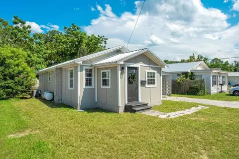622 N Disston Ave, Tavares, FL 32778