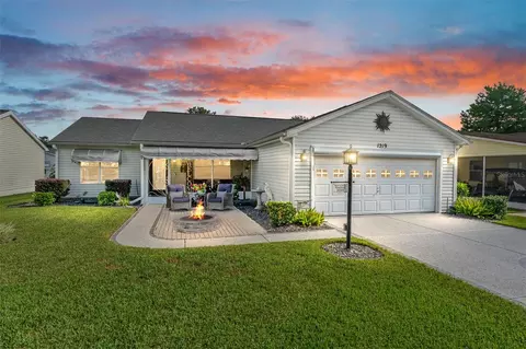 1219 La Paloma Pl, Lady Lake, FL 32159