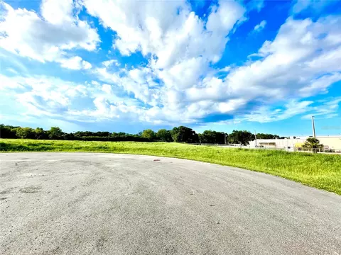 729 N 14th St, Leesburg, FL 34748