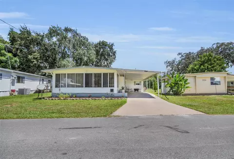 24636 Plumosa Dr, Leesburg, FL 34748