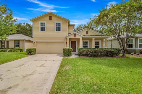 4825 Waters Gate Dr, Tavares, FL 32778